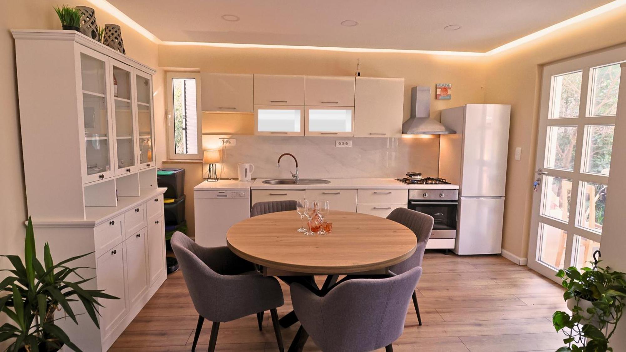Central Single House With Parking-Top Location! Novalja Exterior photo